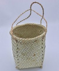 سبد حصیری استوانه ای دستگیره دار